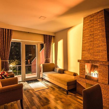 Hotel Lakeview Уті Екстер'єр фото