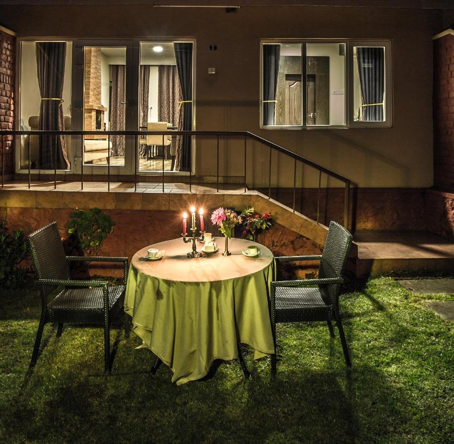 Hotel Lakeview Уті Екстер'єр фото