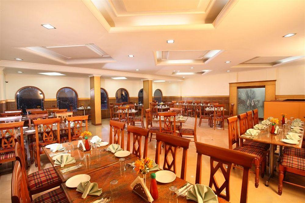 Hotel Lakeview Уті Екстер'єр фото