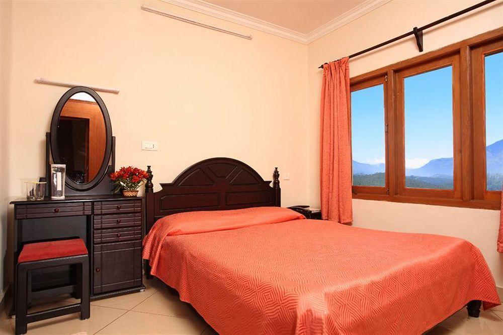 Hotel Lakeview Уті Екстер'єр фото